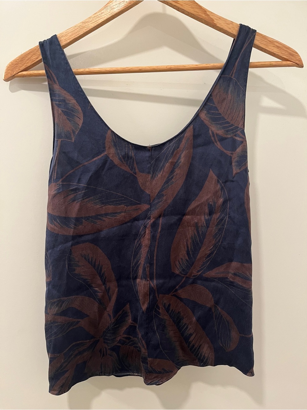 Vince XS Navy Floral Print Silk Tank Top